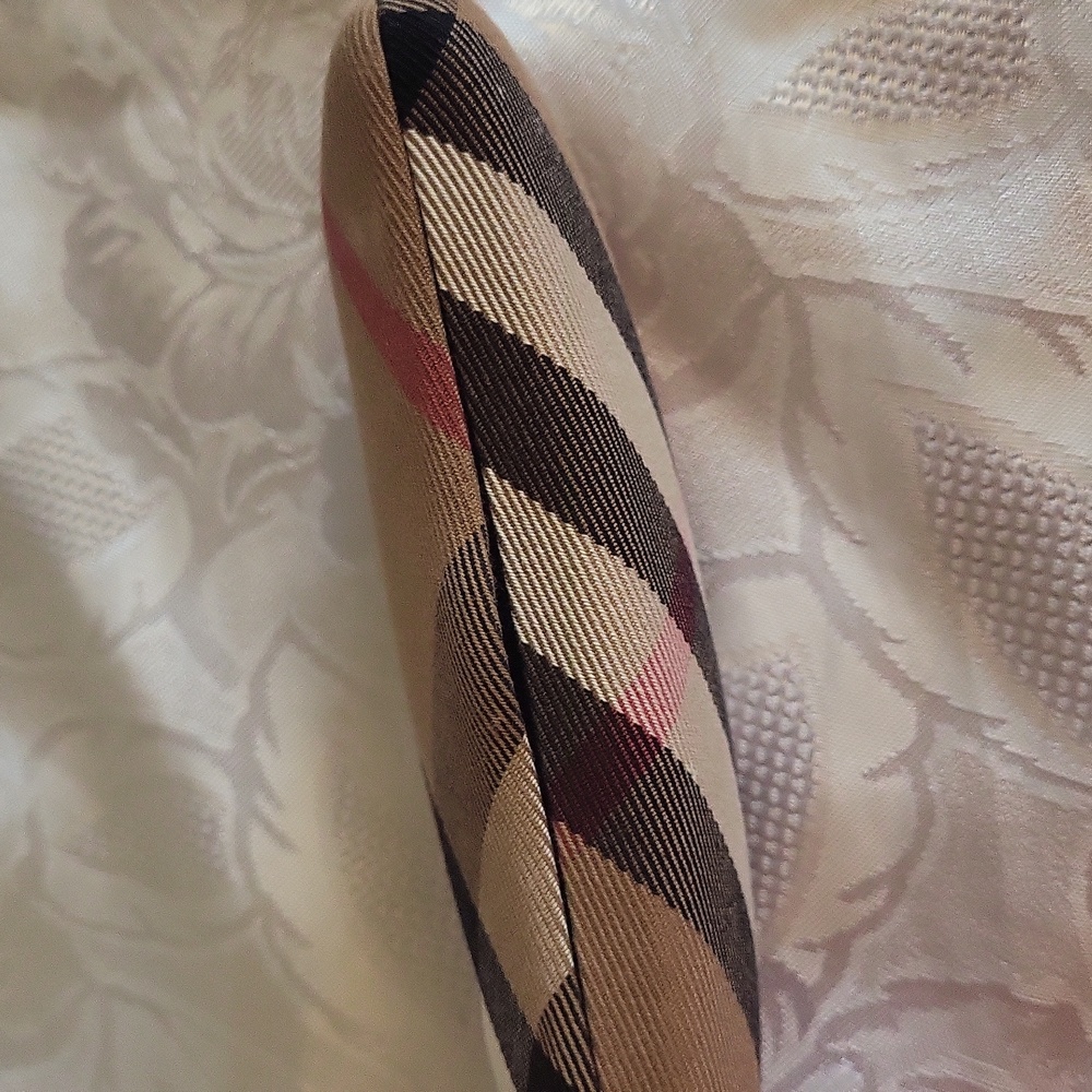 Burberry Glasses Case - Picture 3 of 4